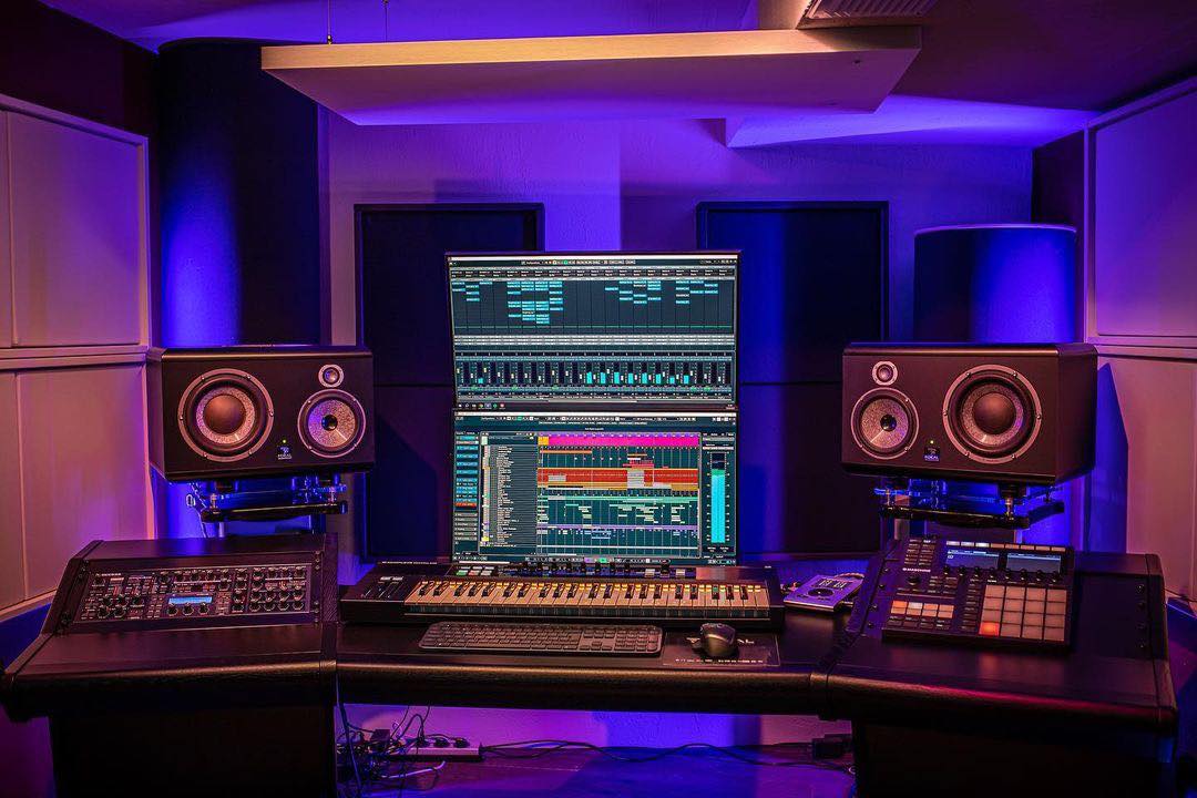 Mixing Desks – Zaor Furniture