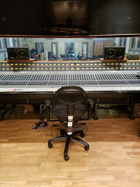 Studio Chairs | Ergonomic Seating from Humanscale, Ergolab, more