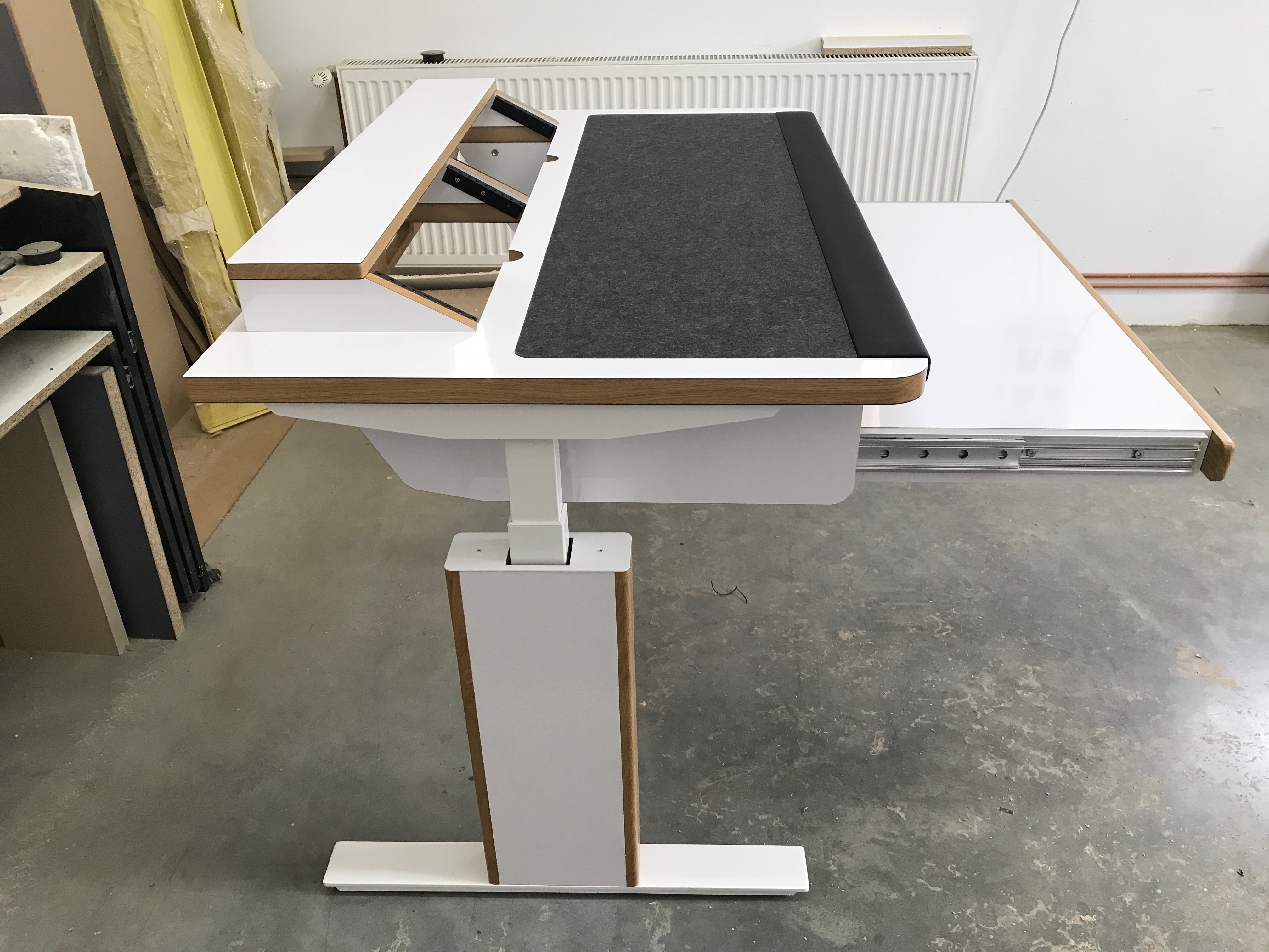 中村製作所／Assistance Design  Sonori PIT-700L Zaor S-ALTO – Compact Sit-Stand Studio Workstation – Zaor Furniture