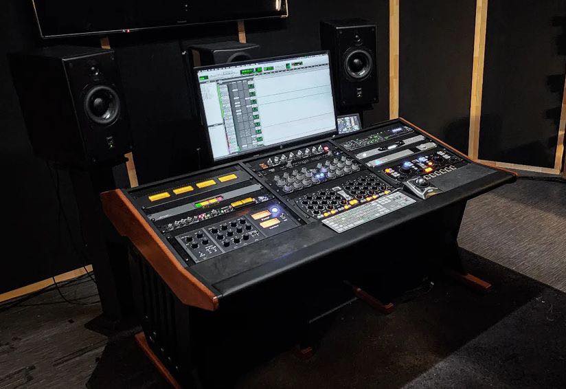 Zaor Maestro 36 – Ultimate Mixing and Mastering Desk – Zaor Furniture Zaor Maestro 36 – Ultimate Mixing and Mastering Desk – Zaor Furniture