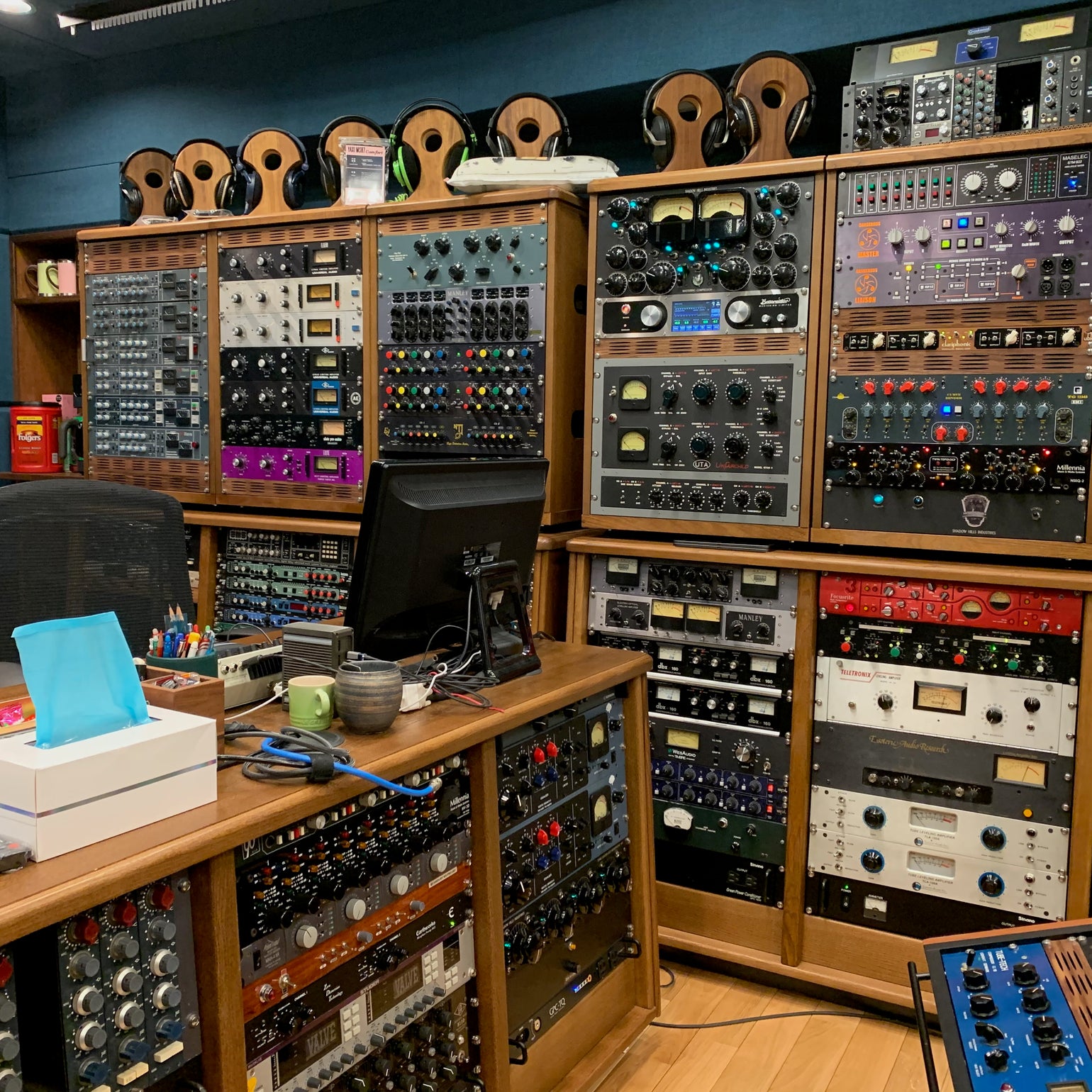 Zaor Rackspace – Professional Studio Rack – Zaor Furniture