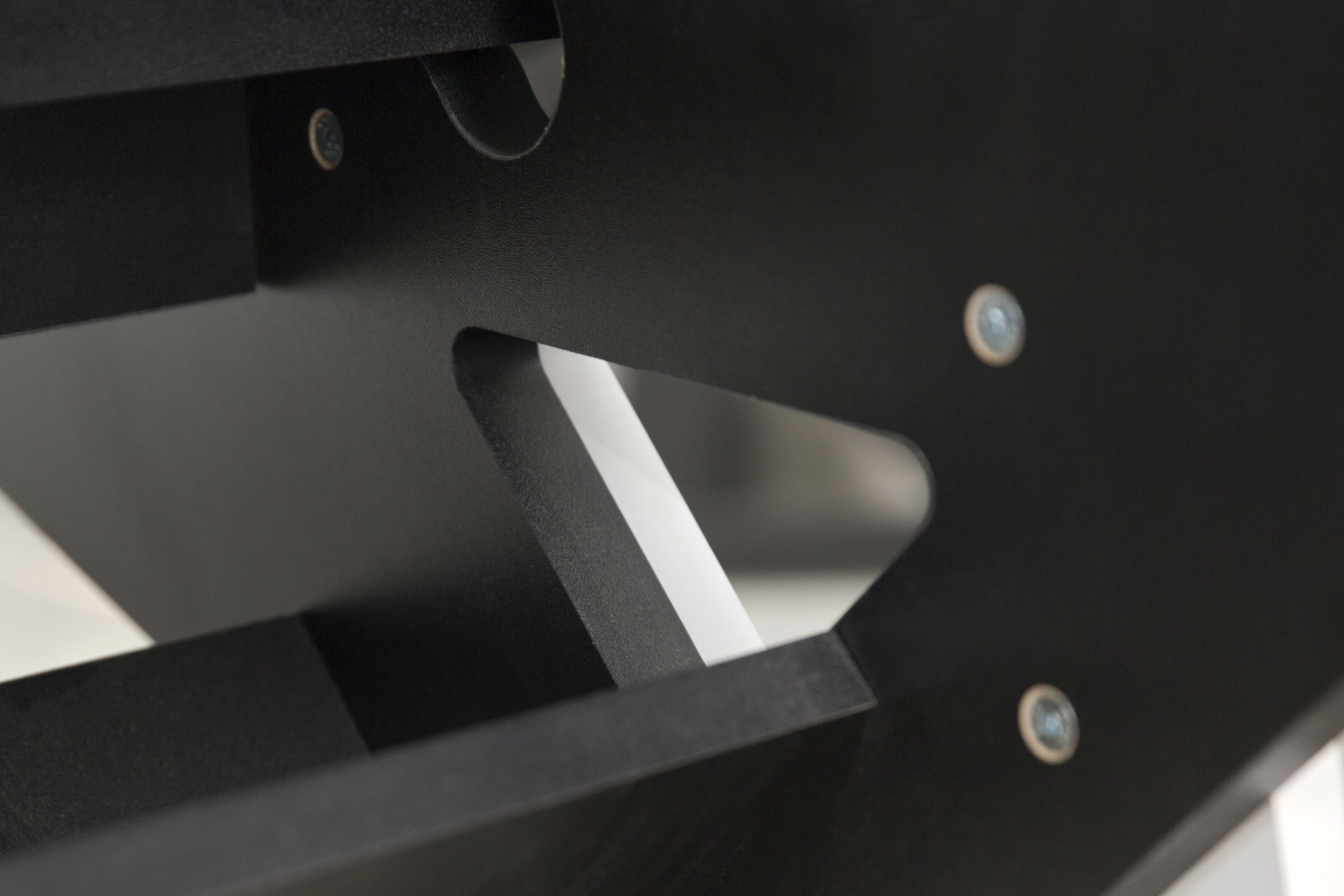 Vision W – Professional Desk for Modern Studios – Zaor Furniture