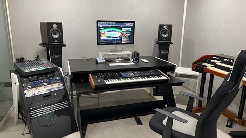 Zaor Studio Furniture srl desk Zaor Vision O – Minimalist and Functional Creator Desk