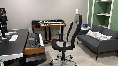 Zaor Studio Furniture srl desk Zaor Vision O – Minimalist and Functional Creator Desk