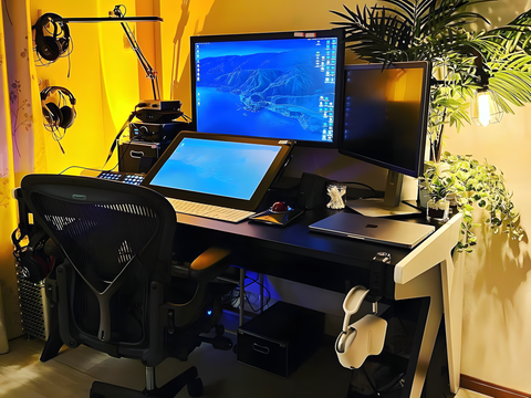 Zaor Studio Furniture srl desk Zaor Vision O – Minimalist and Functional Creator Desk