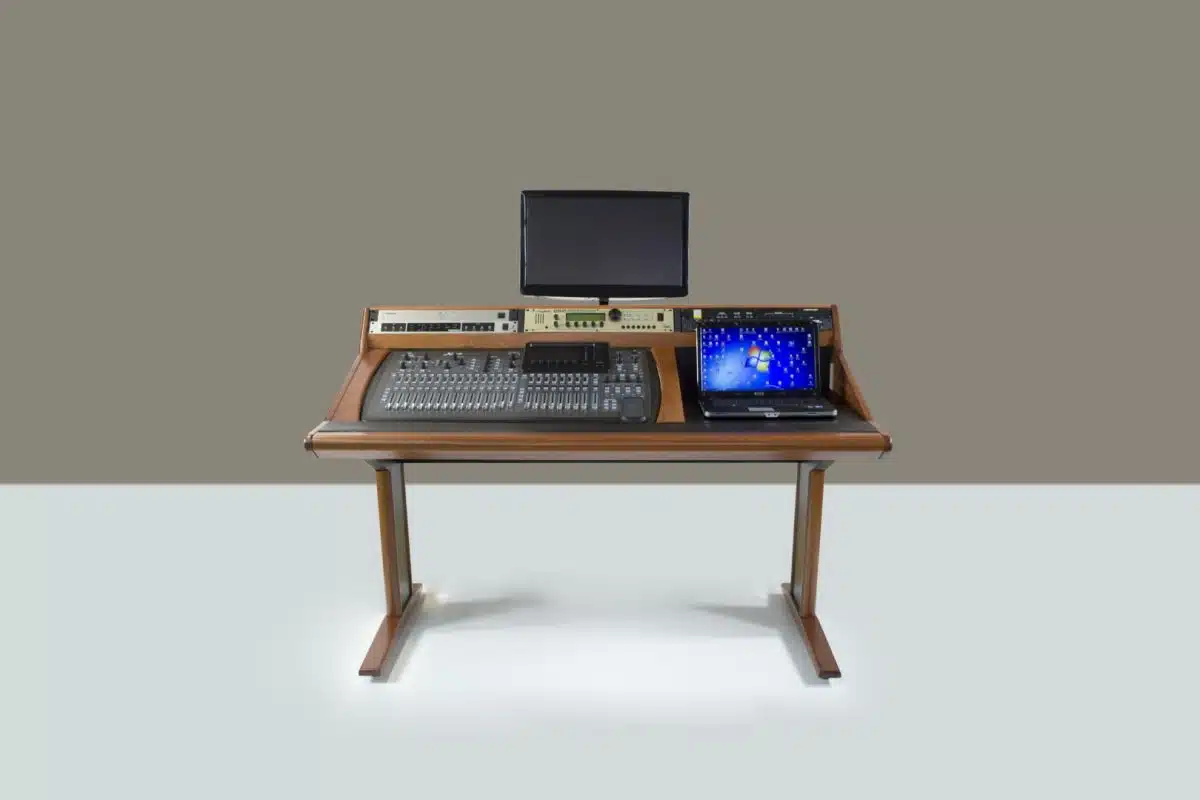 Marea X32 | Classic Desks Line | Zaor Studio Furniture