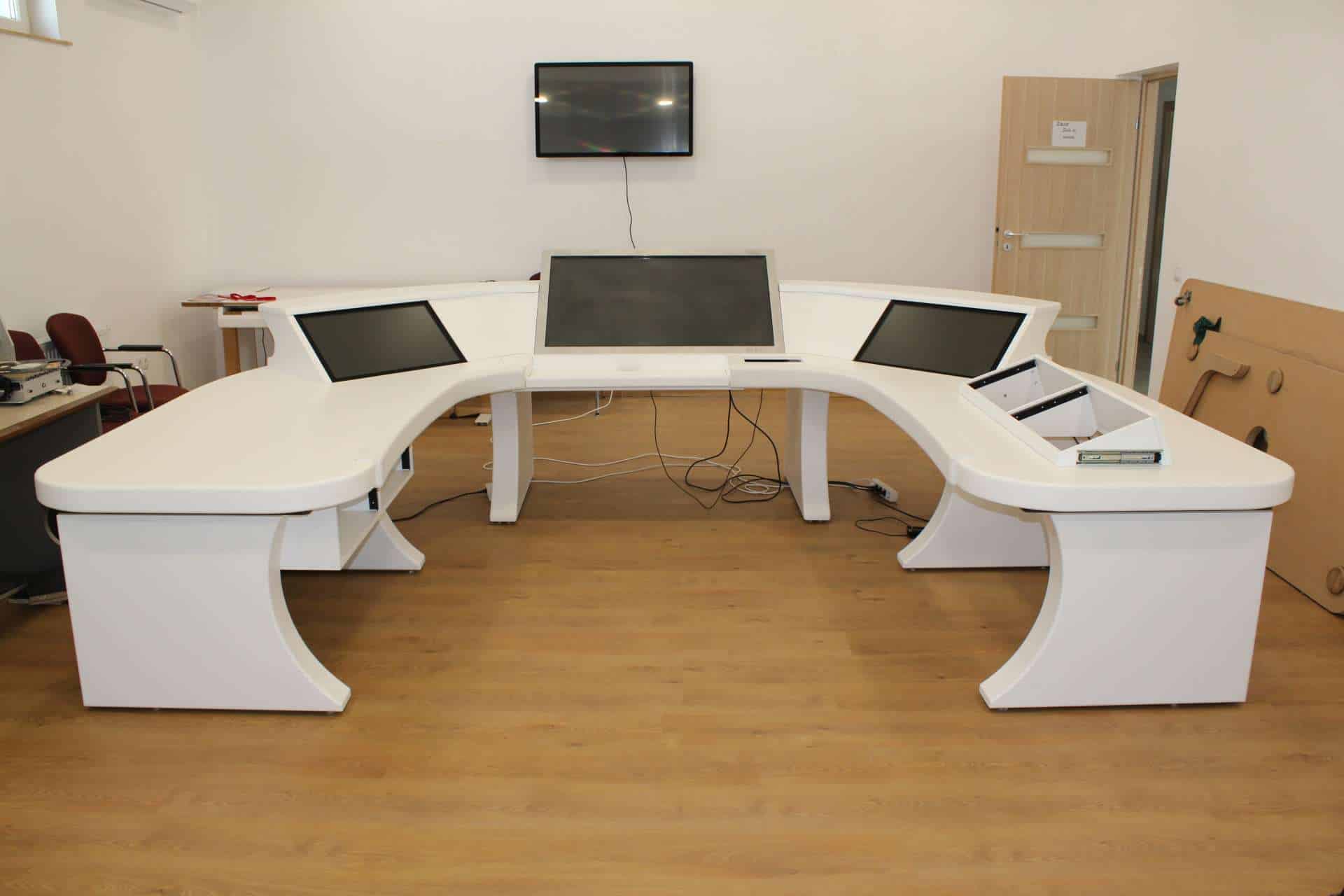 Height Adjustable Gina Z3 Zaor Studio Furniture